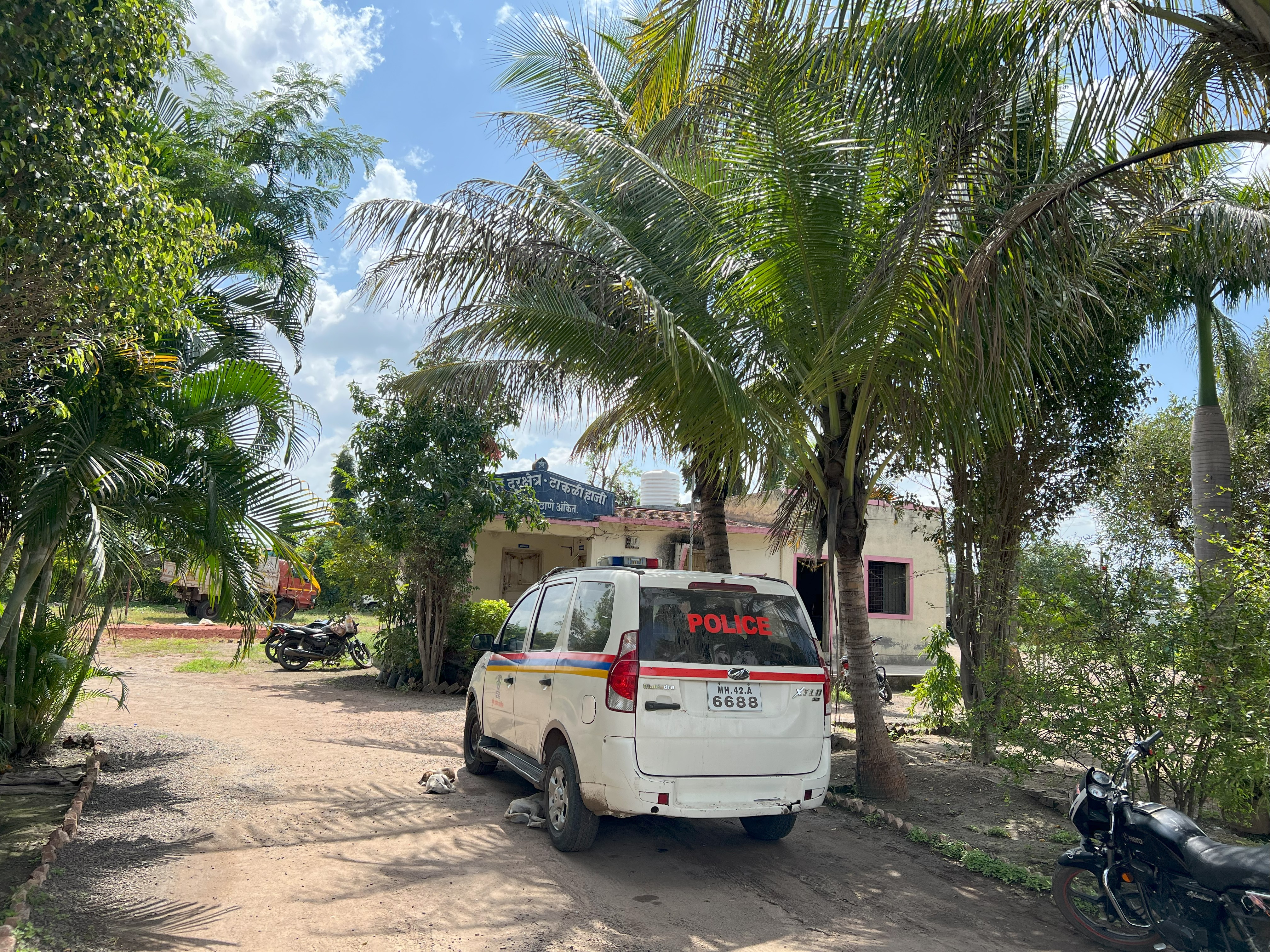 पोलीस स्टेशन टाकळीहाजी